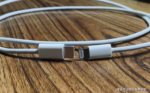 iPhone 12焕新亮相 全新设计附带充电头更换，新版充电线告别脆弱痛点